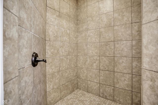 7634 The Commons, Zionsville, IN 46077