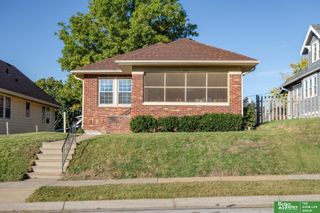 4220 S 12th Street, Omaha, NE 68107