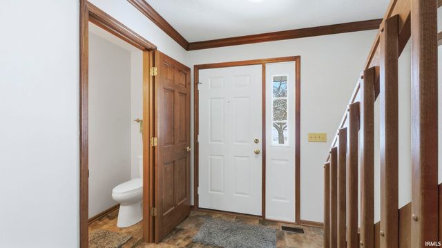 2101 White Plains Court, Fort Wayne, IN 46815