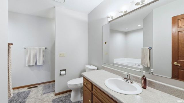 2101 White Plains Court, Fort Wayne, IN 46815