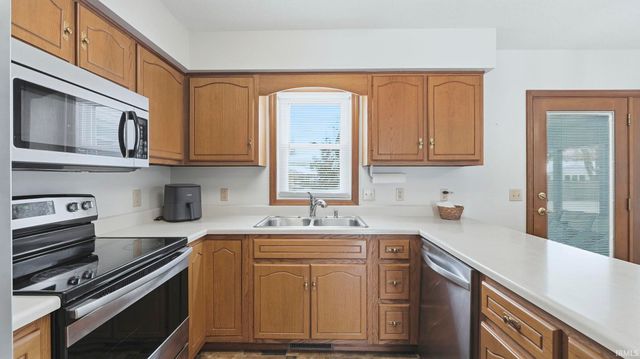 2101 White Plains Court, Fort Wayne, IN 46815