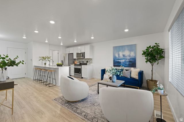 106 N HEADING ROW, Saratoga Springs, UT 84045