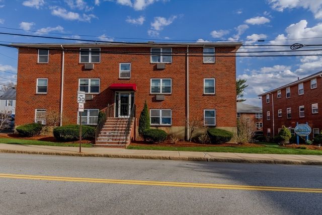 37 Montvale Ave 11, Woburn, MA 01801