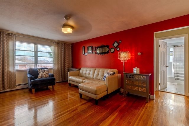 37 Montvale Ave 11, Woburn, MA 01801