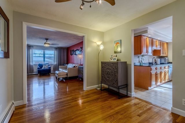 37 Montvale Ave 11, Woburn, MA 01801