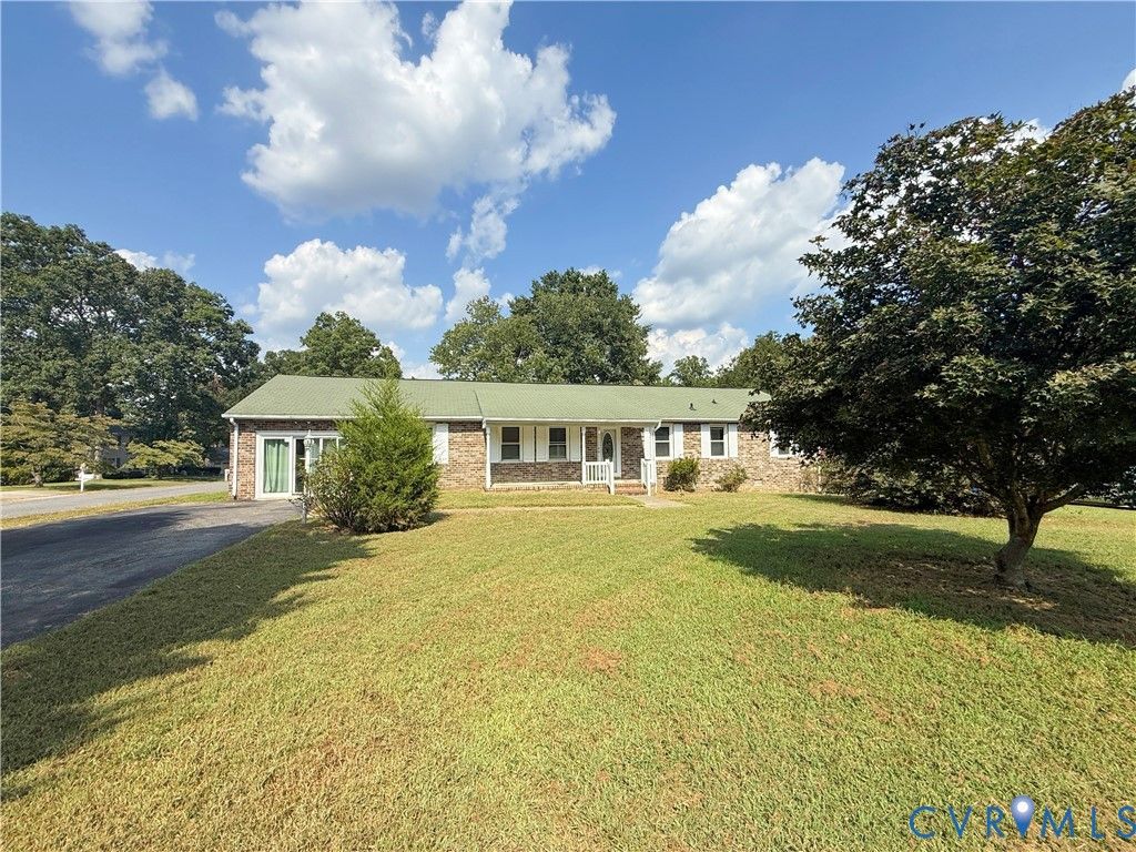 4512 Greenbriar Dr, Chester, VA 23831