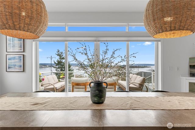 2411 SW Freund Street, Oak Harbor, WA 98277