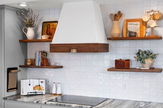 2411 SW Freund Street, Oak Harbor, WA 98277