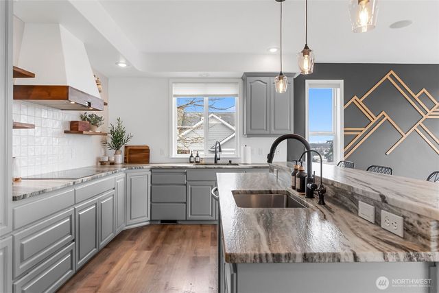 2411 SW Freund Street, Oak Harbor, WA 98277