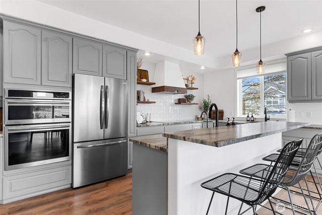 2411 SW Freund Street, Oak Harbor, WA 98277