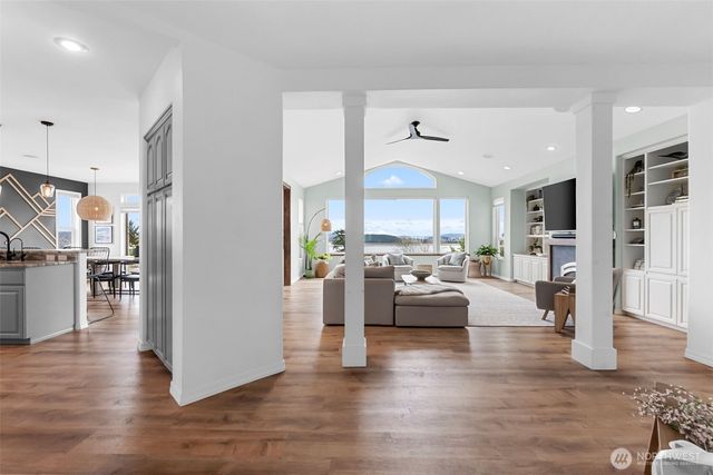 2411 SW Freund Street, Oak Harbor, WA 98277