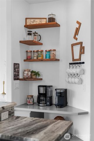 2411 SW Freund Street, Oak Harbor, WA 98277