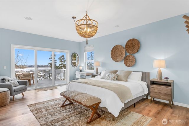 2411 SW Freund Street, Oak Harbor, WA 98277