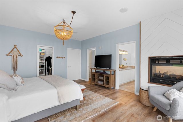 2411 SW Freund Street, Oak Harbor, WA 98277