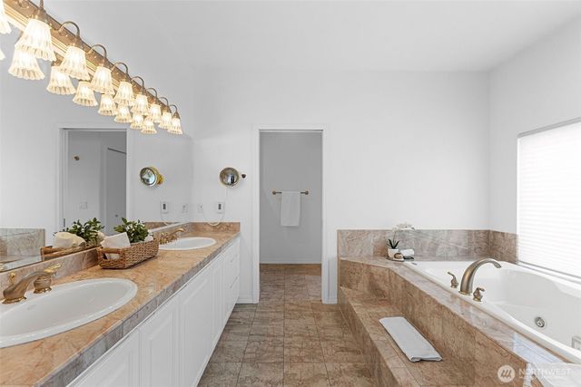 2411 SW Freund Street, Oak Harbor, WA 98277