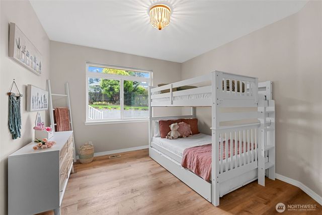 2411 SW Freund Street, Oak Harbor, WA 98277