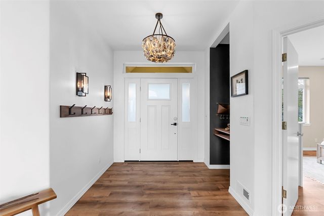 2411 SW Freund Street, Oak Harbor, WA 98277