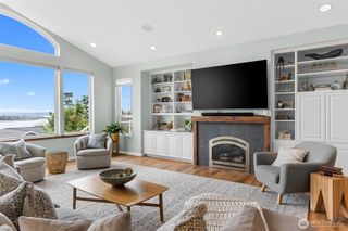 2411 SW Freund Street, Oak Harbor, WA 98277