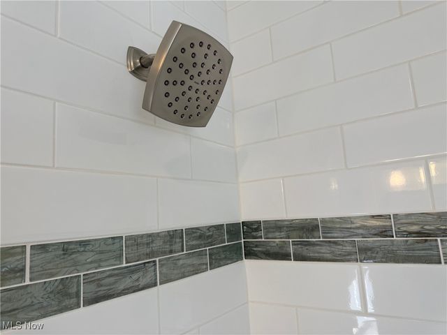 2185 Rexwood Road, Cleveland Heights, OH 44118