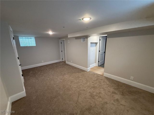 2185 Rexwood Road, Cleveland Heights, OH 44118