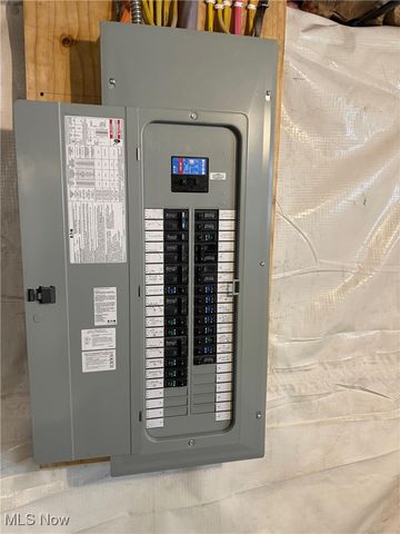 2185 Rexwood Road, Cleveland Heights, OH 44118