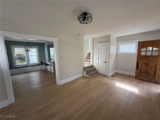 2185 Rexwood Road, Cleveland Heights, OH 44118