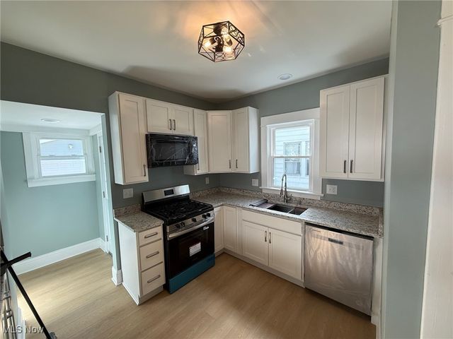 2185 Rexwood Road, Cleveland Heights, OH 44118