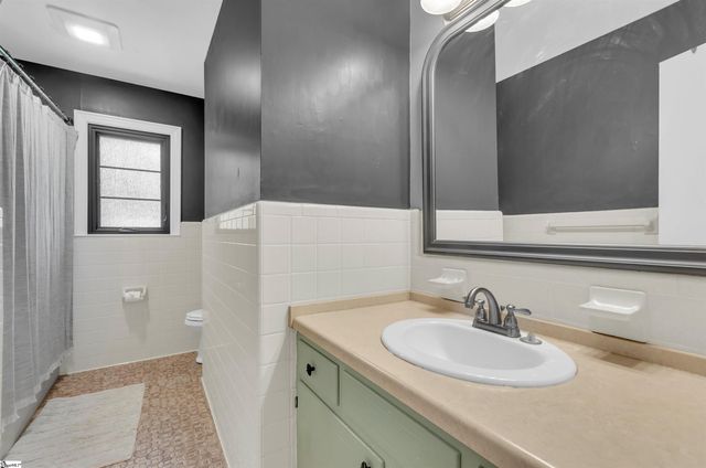 202 Hazelwood Avenue, Anderson, SC 29626