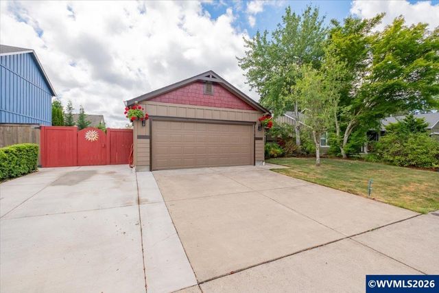 3802 Somerset Dr NE, Albany, OR 97322