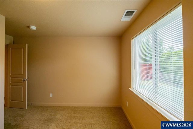 3802 Somerset Dr NE, Albany, OR 97322