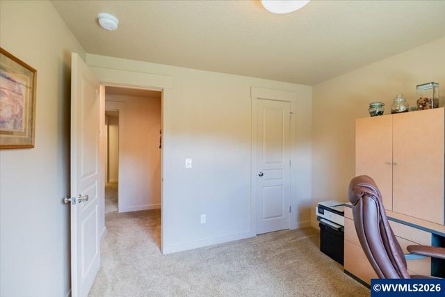 3802 Somerset Dr NE, Albany, OR 97322