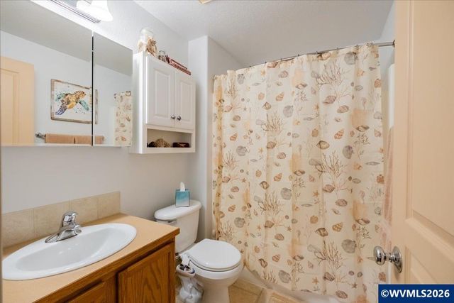 3802 Somerset Dr NE, Albany, OR 97322