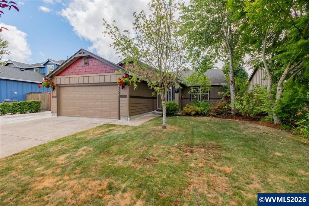 3802 Somerset Dr NE, Albany, OR 97322