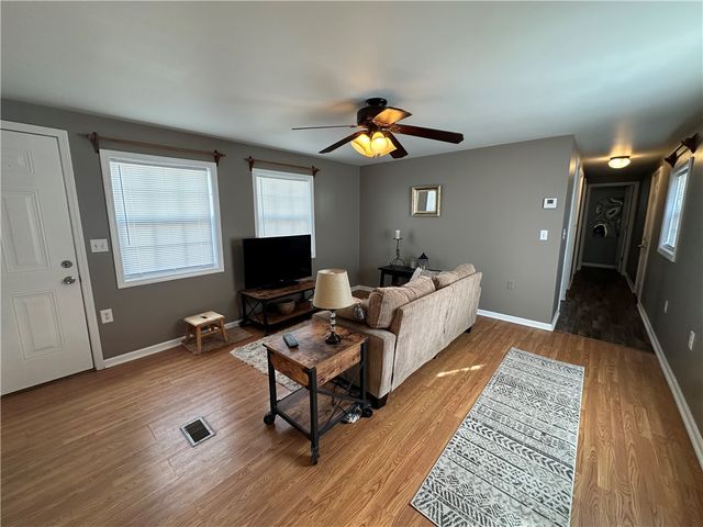 120 Linwood Dr, Buffalo Twp, PA 16055