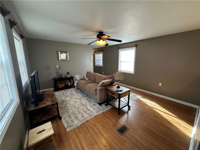 120 Linwood Dr, Buffalo Twp, PA 16055