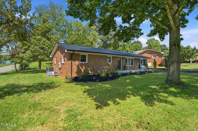 1201 High Street, Johnson City, TN 37604