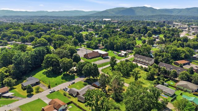1201 High Street, Johnson City, TN 37604