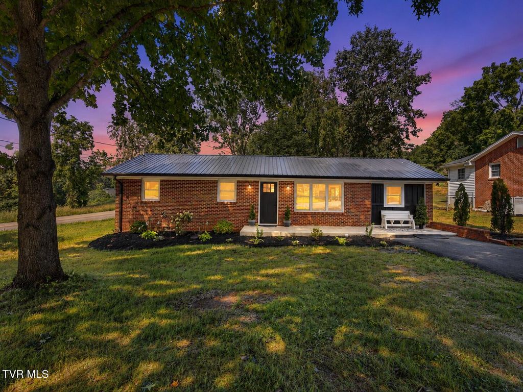 1201 High Street, Johnson City, TN 37604