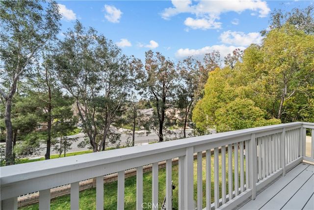 23552 Vale Court, Valencia, CA 91354