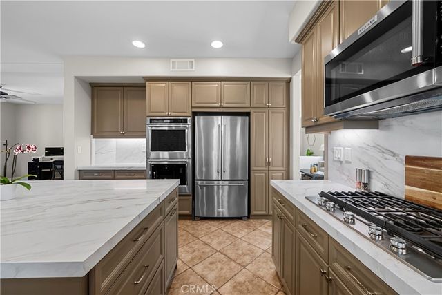 23552 Vale Court, Valencia, CA 91354