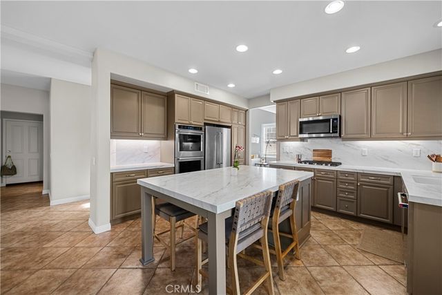 23552 Vale Court, Valencia, CA 91354