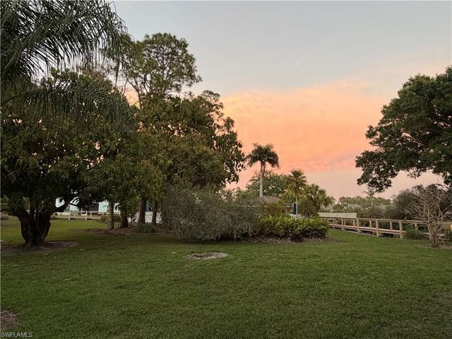 5737 Whitaker RD C101, Naples, FL 34112