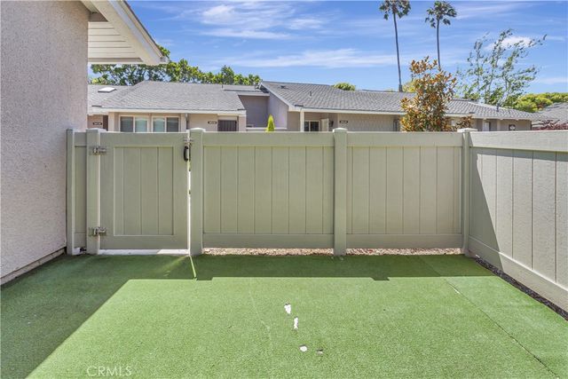 8566 Larkhall Circle 808-B, Huntington Beach, CA 92646