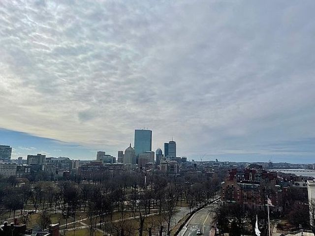 21 Beacon St 6S, Boston, MA 02108