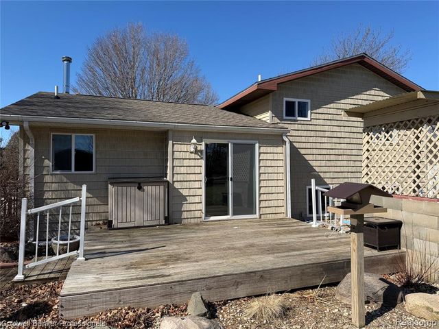 152 Crooked Limb Drive, Lapeer, MI 48446