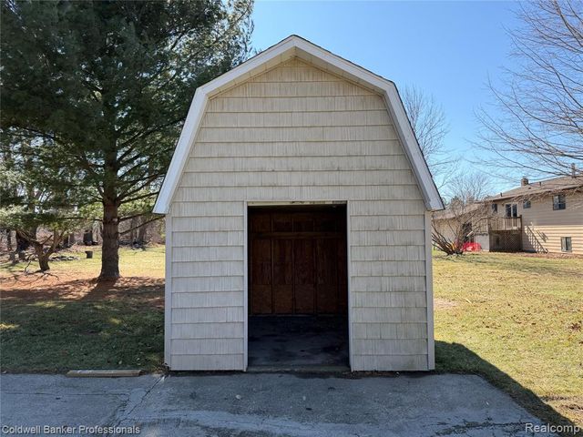 152 Crooked Limb Drive, Lapeer, MI 48446