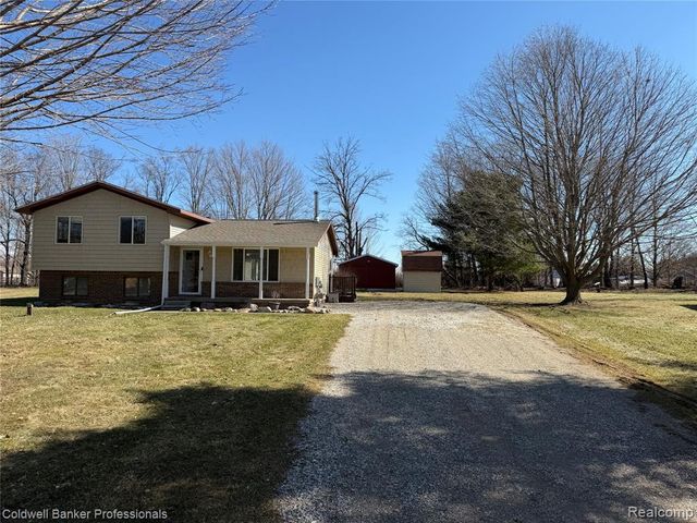 152 Crooked Limb Drive, Lapeer, MI 48446