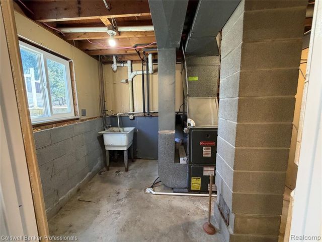 152 Crooked Limb Drive, Lapeer, MI 48446