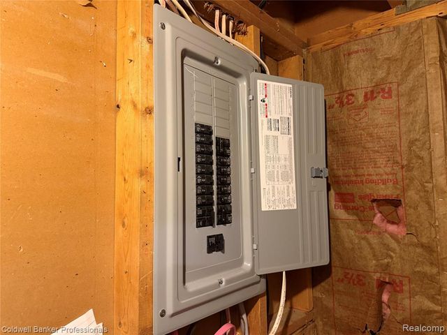 152 Crooked Limb Drive, Lapeer, MI 48446