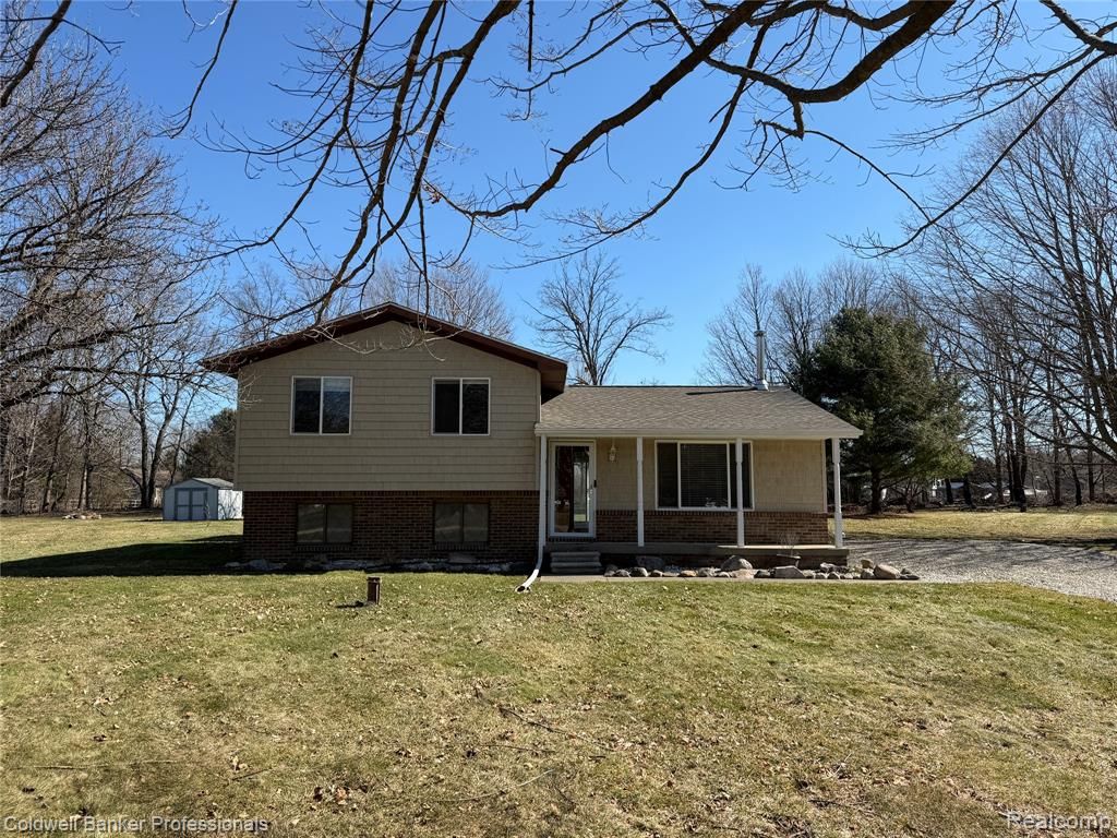 152 Crooked Limb Drive, Lapeer, MI 48446